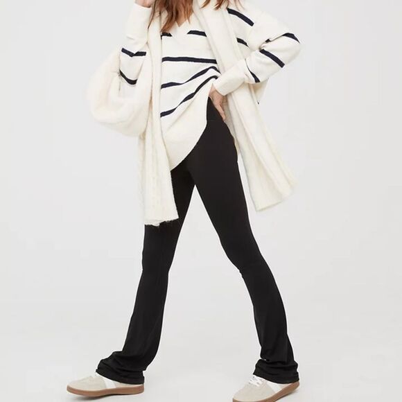 Aerie OFFLINE By Aerie Real Me Xtra Flare Legging Black Large NWT in pkg - Picture 2 of 7